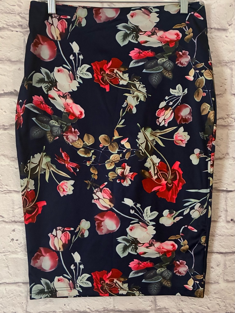 Kate Kasin Floral Pencil Skirt - Navy with Red & Pink Blooms - Medium